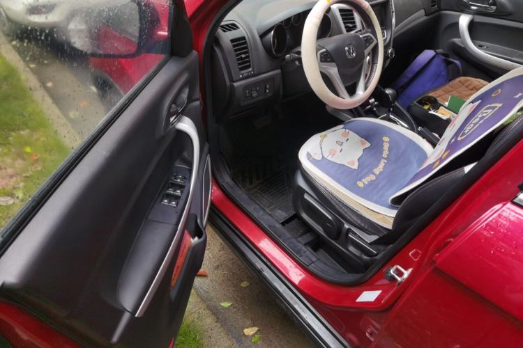 Used CHANGAN CS35 2015 1.6L Automatic Luxury Model China IV Standard Driver Seat