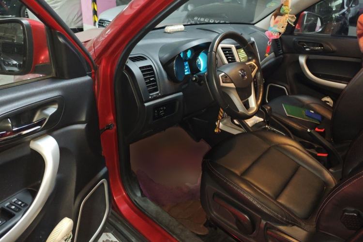 Used CHANGAN CS35 2015 1.6L Automatic Luxury Model China V Standard Driver Seat