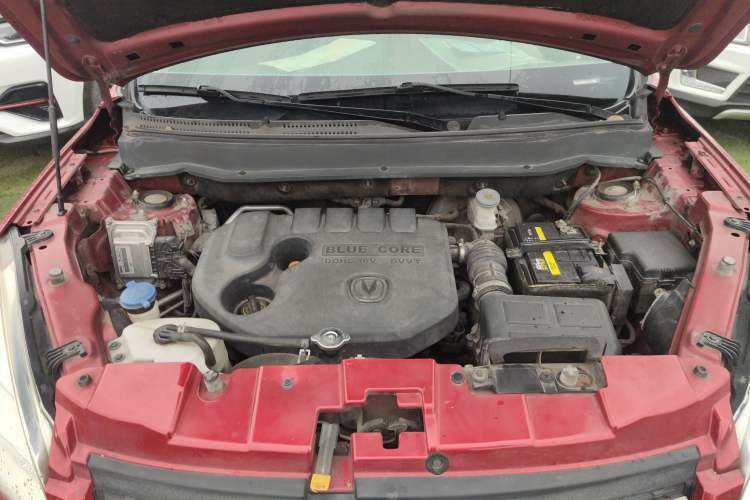 Used CHANGAN CS35 2015 1.6L Automatic Luxury Model China IV Standard Engine Bay