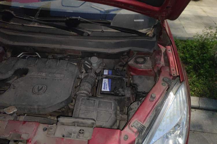 Used CHANGAN CS35 2015 1.6L Automatic Prestige Model China IV Standard Engine Bay Left