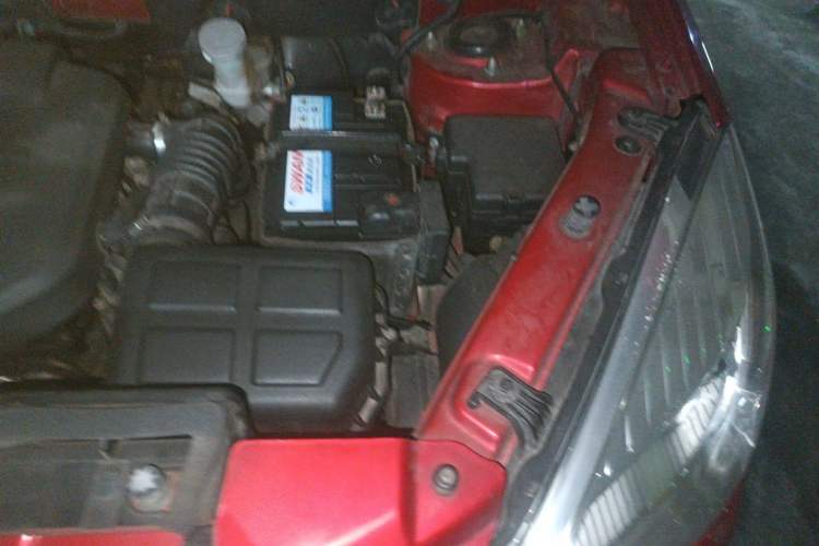 Used CHANGAN CS35 2015 1.6L Automatic Luxury Model China IV Standard Engine Bay Left