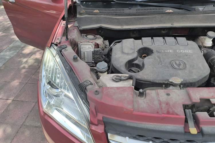 Used CHANGAN CS35 2015 1.6L Automatic Luxury Model China IV Standard Engine Bay Right