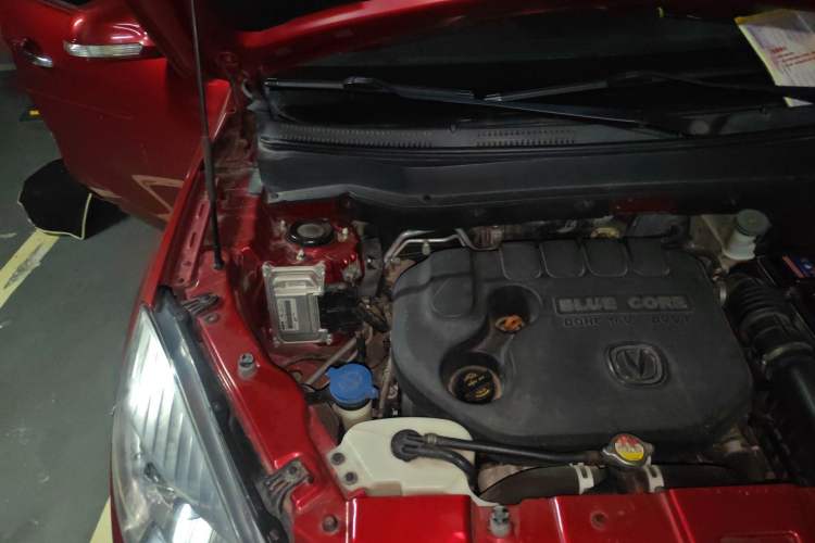 Used CHANGAN CS35 2015 1.6L Automatic Luxury Model China IV Standard Engine Bay Right
