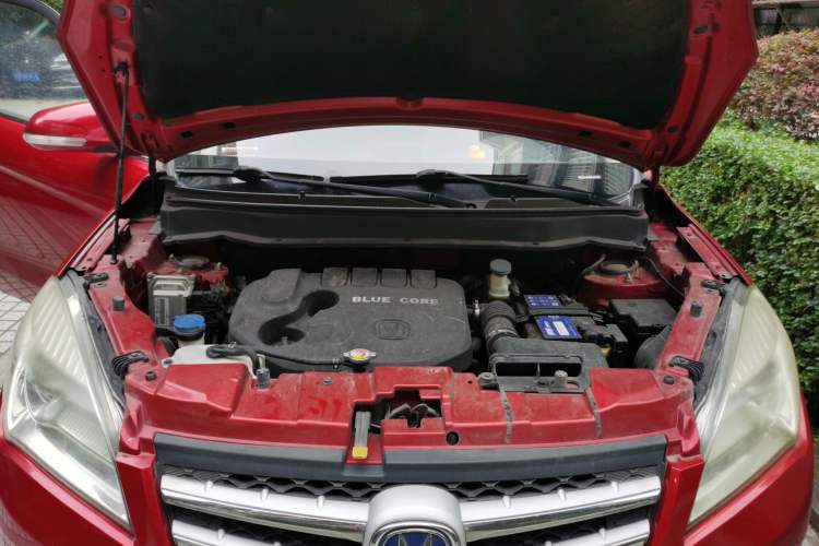 Used CHANGAN CS35 2015 1.6L Manual Luxury Model China IV Standard Engine Bay