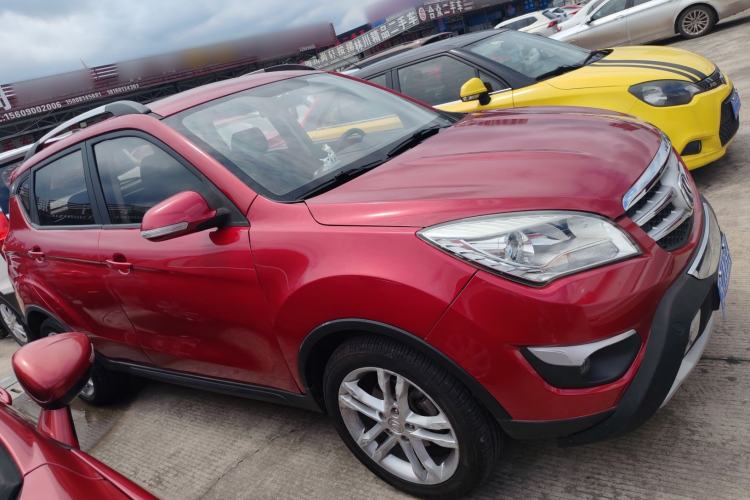 Used CHANGAN CS35 2015 1.6L Manual Luxury Model China IV Standard Exterior 2