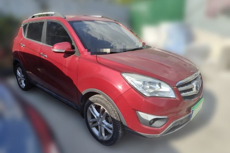 Used CHANGAN CS35 2015 1.6L Automatic Luxury Model China V Standard Front Right 45 Deg