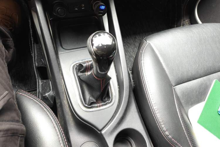 Used CHANGAN CS35 2015 1.6L Manual Luxury Model China IV Standard Gear Lever