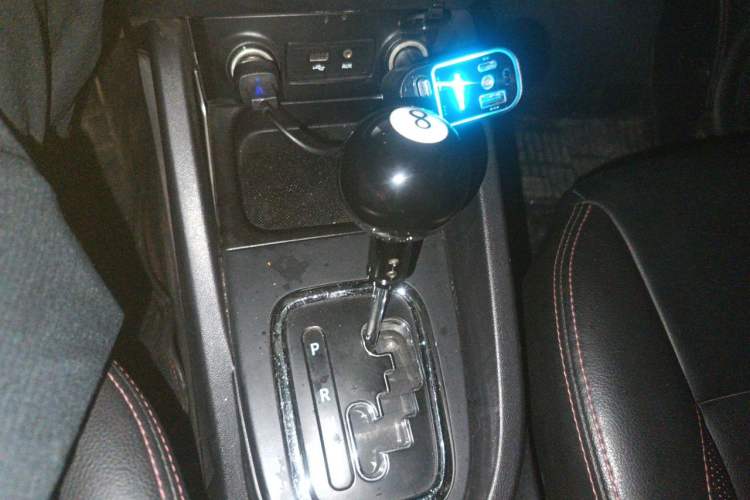 Used CHANGAN CS35 2015 1.6L Automatic Luxury Model China IV Standard Gear Lever