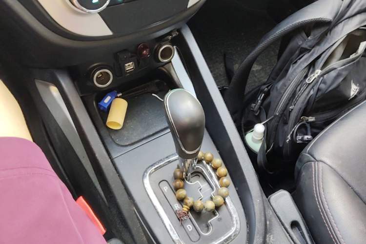 Used CHANGAN CS35 2015 1.6L Automatic Luxury Model China IV Standard Gear Lever