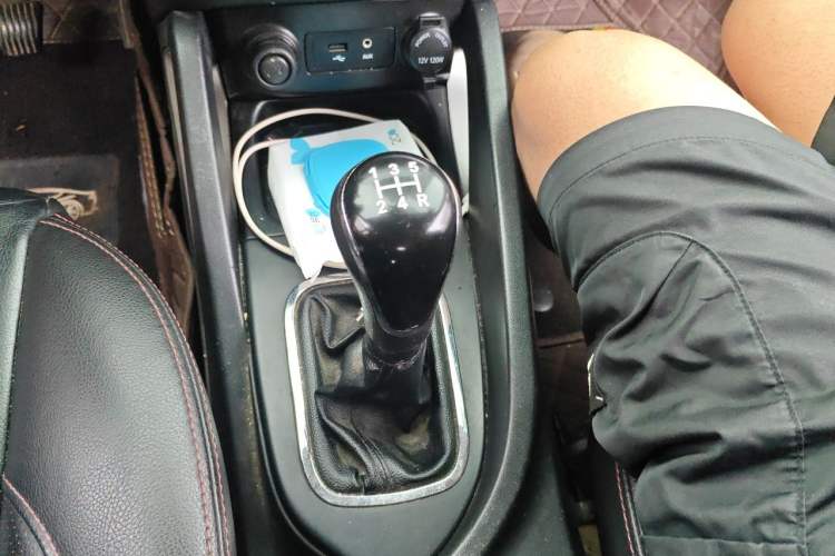 Used CHANGAN CS35 2015 1.6L Manual Luxury Model China V Standard Gear Lever