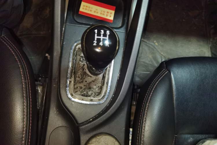 Used CHANGAN CS35 2015 1.6L Manual Luxury Model China IV Standard Gear Lever