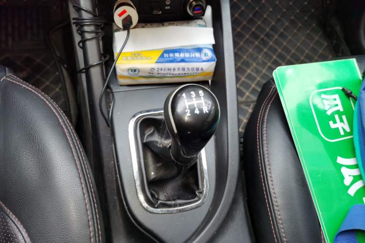 Used CHANGAN CS35 2015 1.6L Manual Luxury Model China IV Standard Gear Lever