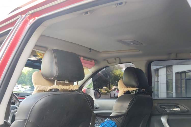 Used CHANGAN CS35 2015 1.6L Automatic Luxury Model China IV Standard Headliner