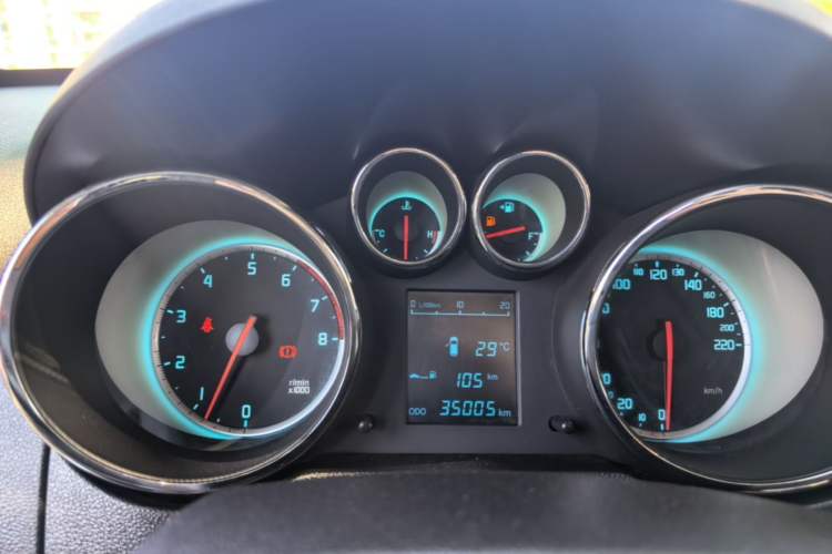 Used CHANGAN CS35 2015 1.6L Manual Luxury Model China IV Standard Instrument Cluster