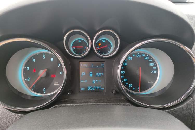 Used CHANGAN CS35 2015 1.6L Automatic Luxury Model China IV Standard Instrument Cluster