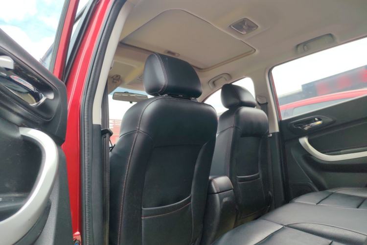 Used CHANGAN CS35 2015 1.6L Manual Luxury Model China IV Standard Interior 7