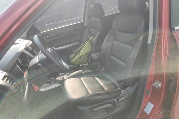 Used CHANGAN CS35 2015 1.6L Automatic Luxury Model China V Standard Left Front Seat
