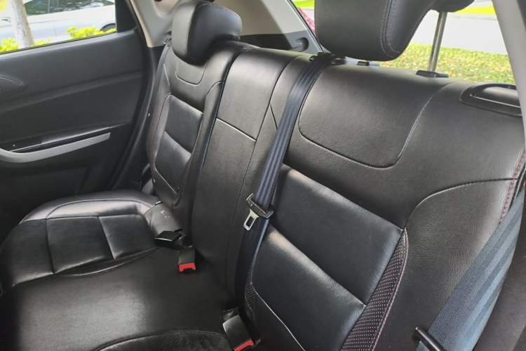 Used CHANGAN CS35 2015 1.6L Automatic Luxury Model China IV Standard Left Rear Seat