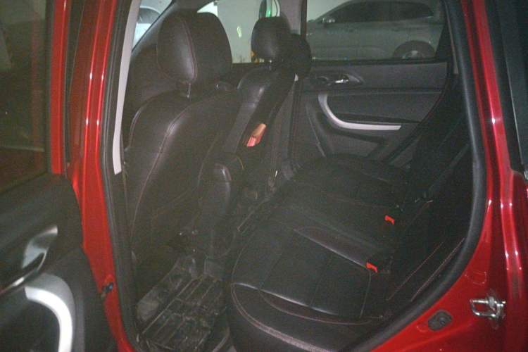 Used CHANGAN CS35 2015 1.6L Automatic Luxury Model China IV Standard Left Rear Seat