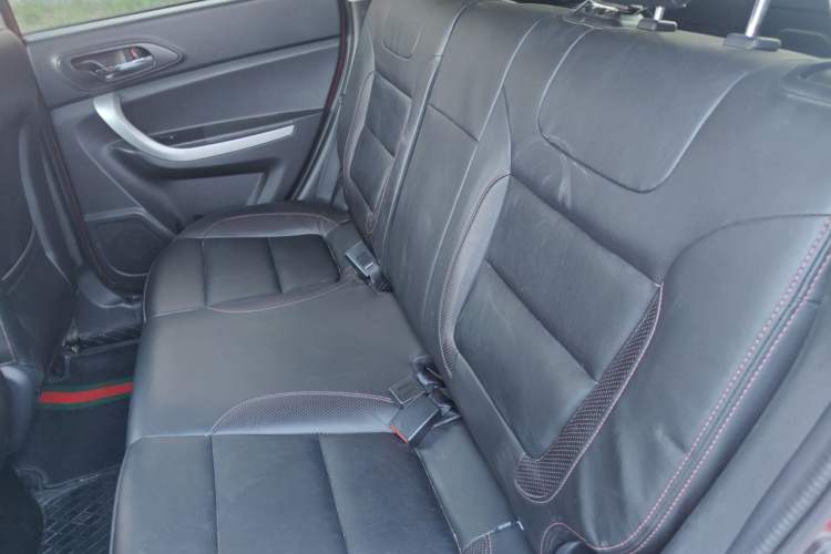 Used CHANGAN CS35 2015 1.6L Automatic Luxury Model China IV Standard Left Rear Seat