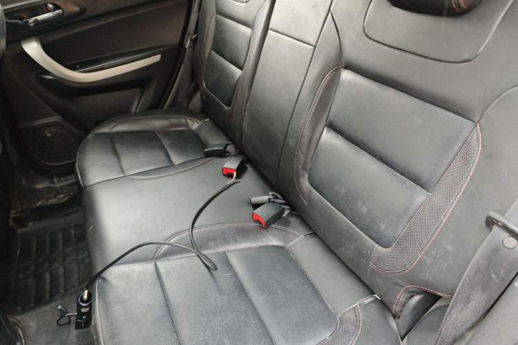 Used CHANGAN CS35 2015 1.6L Automatic Luxury Model China IV Standard Left Rear Seat