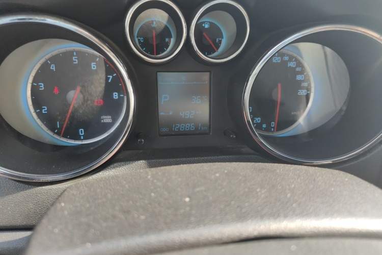 Used CHANGAN CS35 2015 1.6L Automatic Luxury Model China V Standard Odometer Close Up