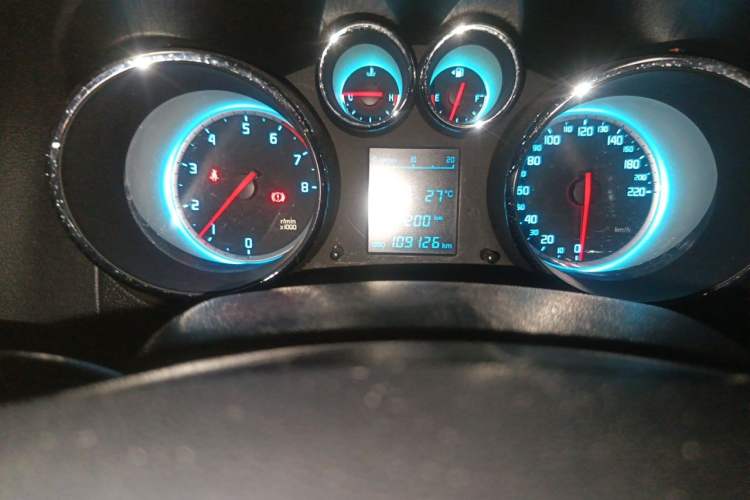 Used CHANGAN CS35 2015 1.6L Automatic Luxury Model China IV Standard Odometer Close Up