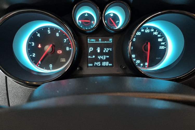 Used CHANGAN CS35 2015 1.6L Automatic Prestige Model China IV Standard Odometer Close Up