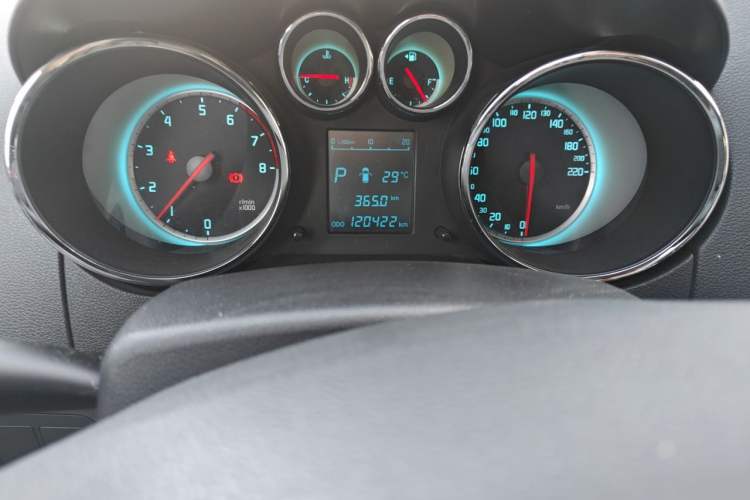 Used CHANGAN CS35 2015 1.6L Automatic Luxury Model China IV Standard Odometer Close Up