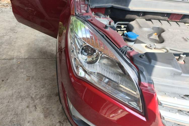 Used CHANGAN CS35 2015 1.6L Manual Luxury Model China IV Standard Right Front Headlight