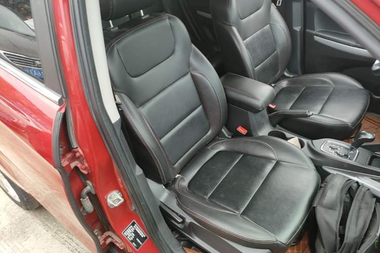 Used CHANGAN CS35 2015 1.6L Automatic Luxury Model China IV Standard Right Front Seat