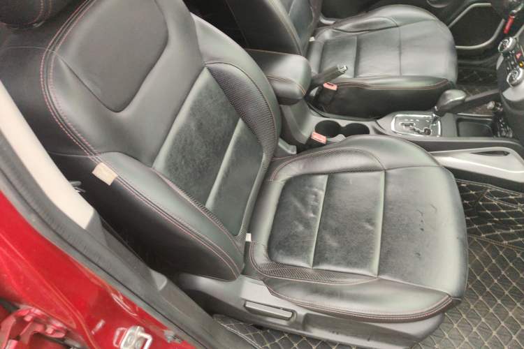 Used CHANGAN CS35 2015 1.6L Automatic Luxury Model China IV Standard Right Front Seat
