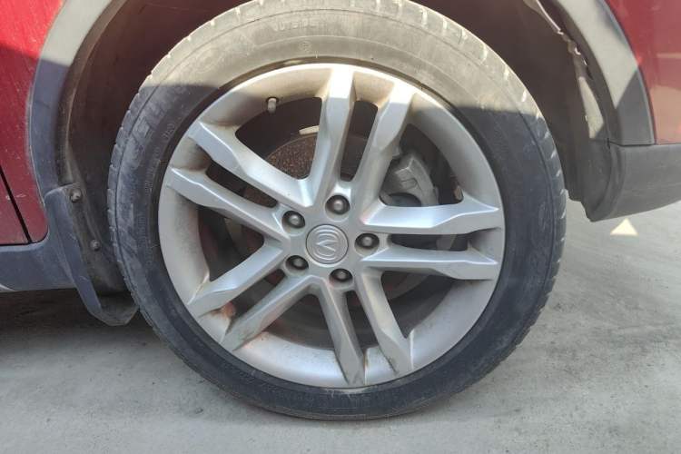 Used CHANGAN CS35 2015 1.6L Automatic Luxury Model China V Standard Right Front Wheel Hub