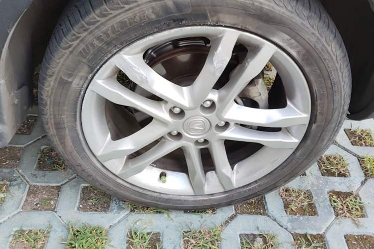 Used CHANGAN CS35 2015 1.6L Automatic Luxury Model China IV Standard Right Front Wheel Hub