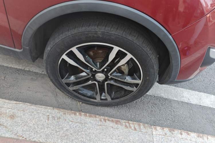 Used CHANGAN CS35 2015 1.6L Automatic Luxury Model China IV Standard Right Front Wheel Hub