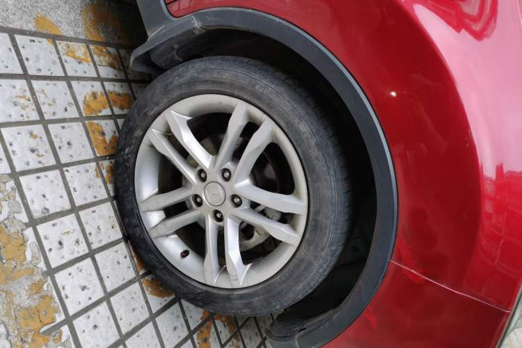 Used CHANGAN CS35 2015 1.6L Manual Luxury Model China IV Standard Right Front Wheel Hub