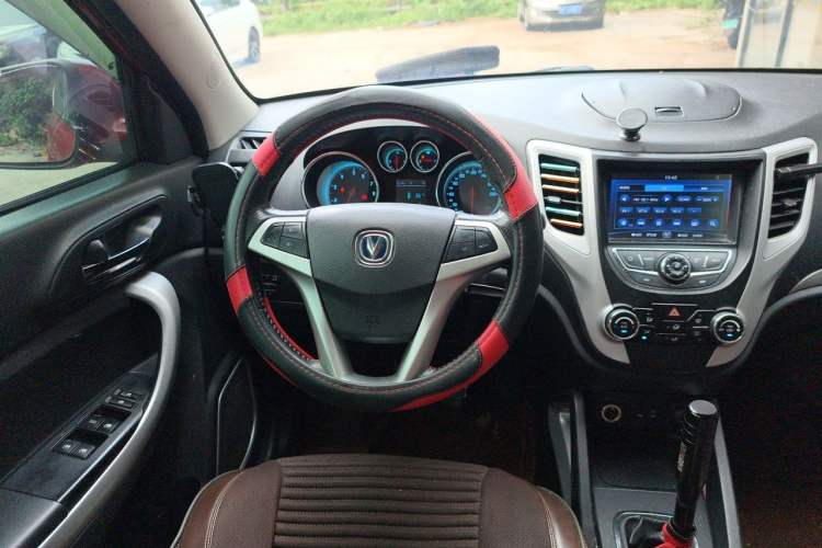 Used CHANGAN CS35 2015 1.6L Manual Luxury Model China IV Standard Steering Wheel