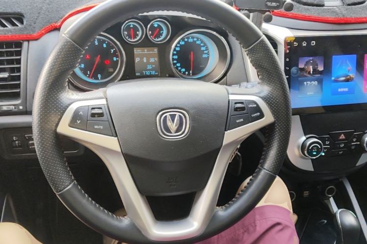 Used CHANGAN CS35 2015 1.6L Automatic Luxury Model China IV Standard Steering Wheel