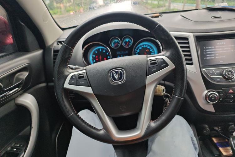 Used CHANGAN CS35 2015 1.6L Automatic Luxury Model China IV Standard Steering Wheel