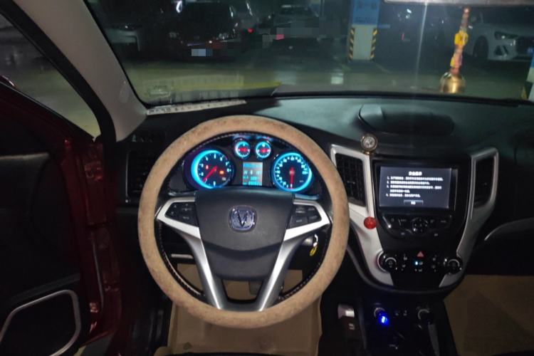 Used CHANGAN CS35 2015 1.6L Automatic Luxury Model China IV Standard Steering Wheel