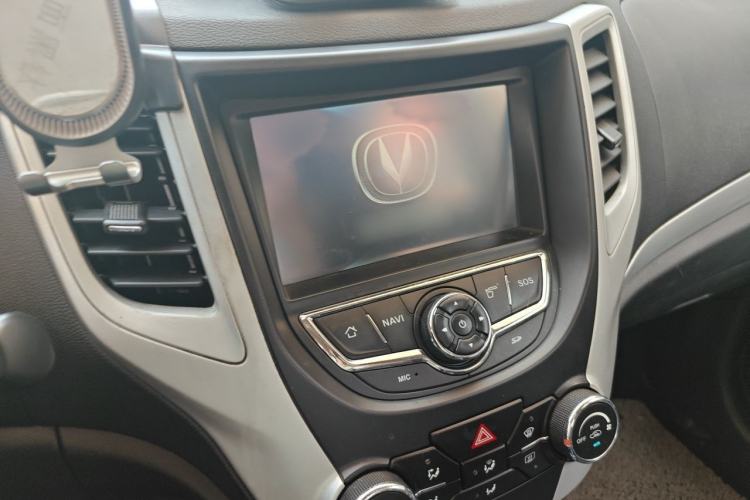 Used CHANGAN CS35 2015 1.6L Automatic Luxury Model China V Standard Audio And AC Panel