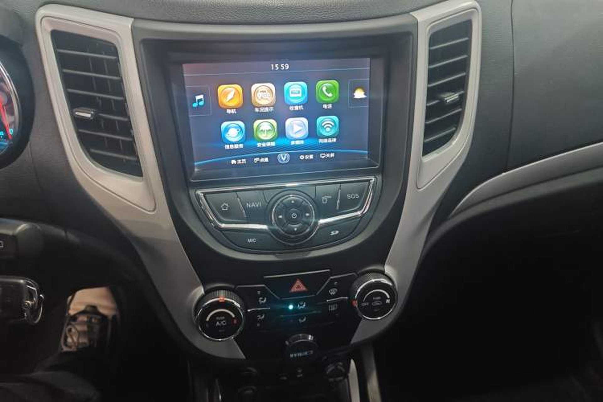 Used CHANGAN CS35 2015 1.6L Automatic Luxury Model China IV Standard Audio And AC Panel