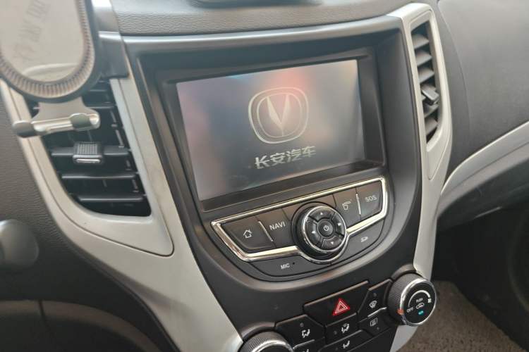 Used CHANGAN CS35 2015 1.6L Automatic Luxury Model China V Standard Audio And AC Panel