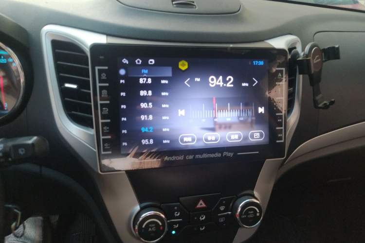 Used CHANGAN CS35 2015 1.6L Automatic Luxury Model China IV Standard Audio And AC Panel