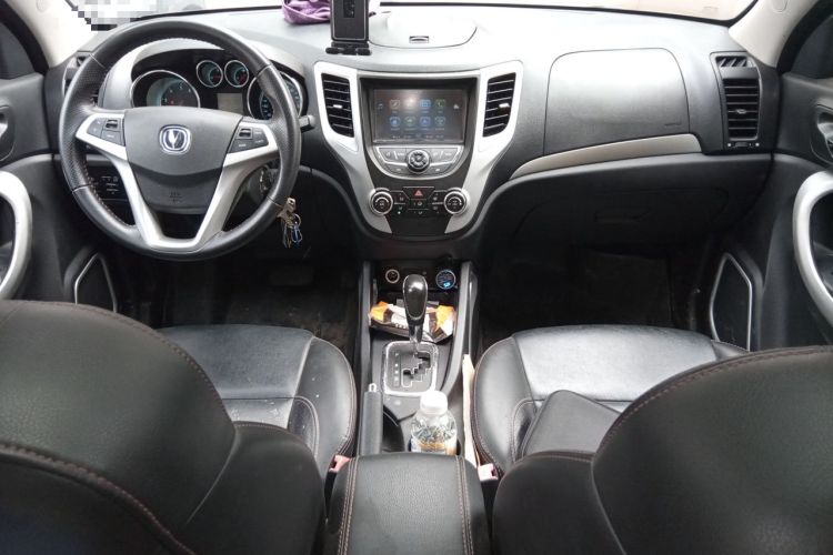 Used CHANGAN CS35 2015 1.6L Automatic Luxury Model China V Standard Center Console