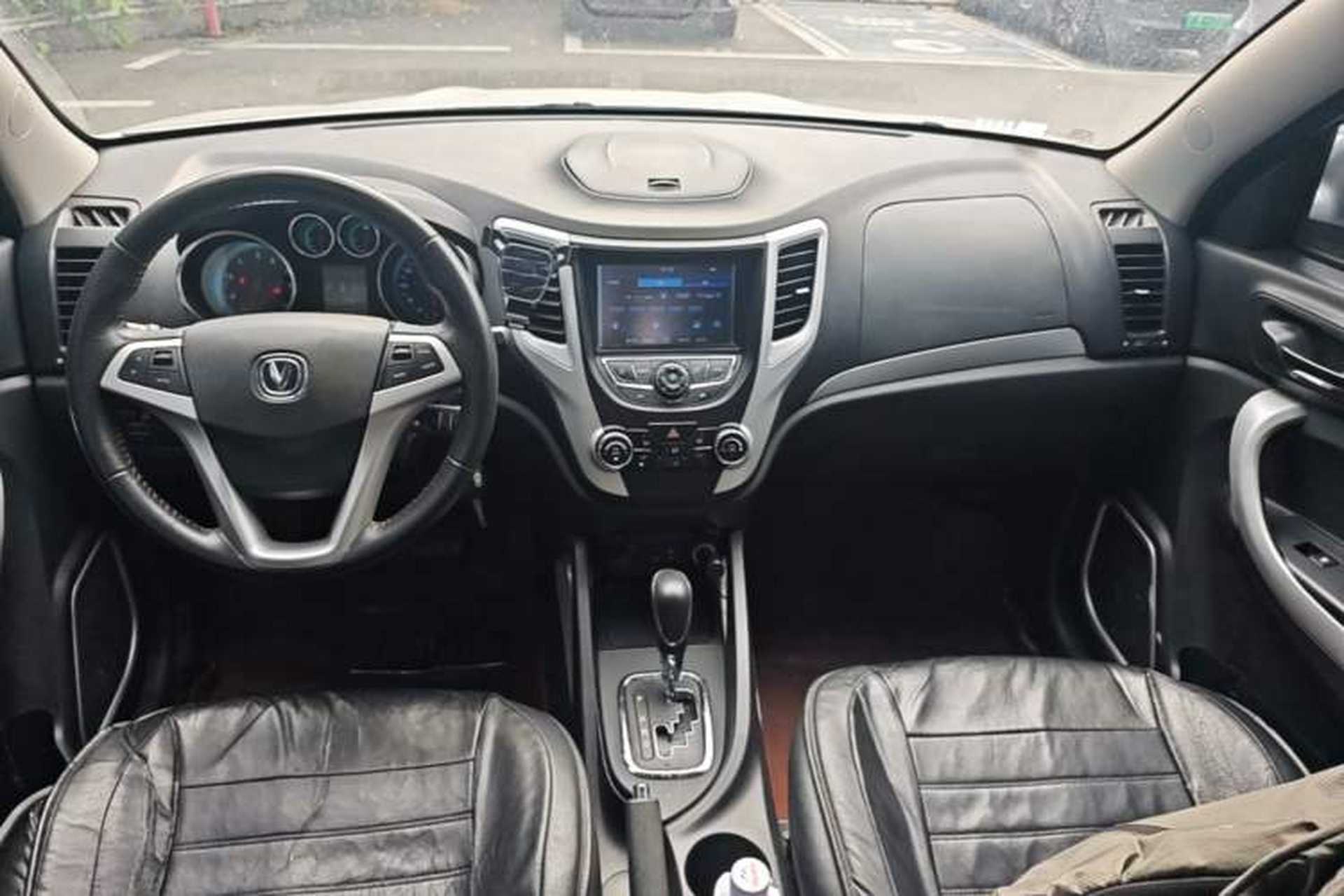 Used CHANGAN CS35 2015 1.6L Automatic Prestige Model China IV Standard Center Console