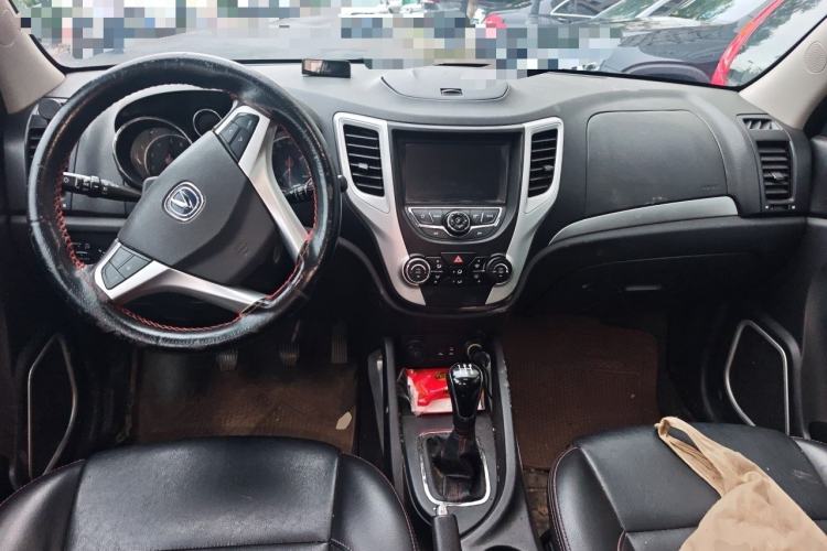 Used CHANGAN CS35 2015 1.6L Manual Luxury Model China V Standard Center Console