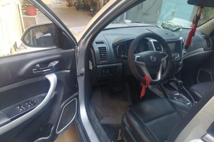 Used CHANGAN CS35 2015 1.6L Automatic Luxury Model China IV Standard Driver Seat