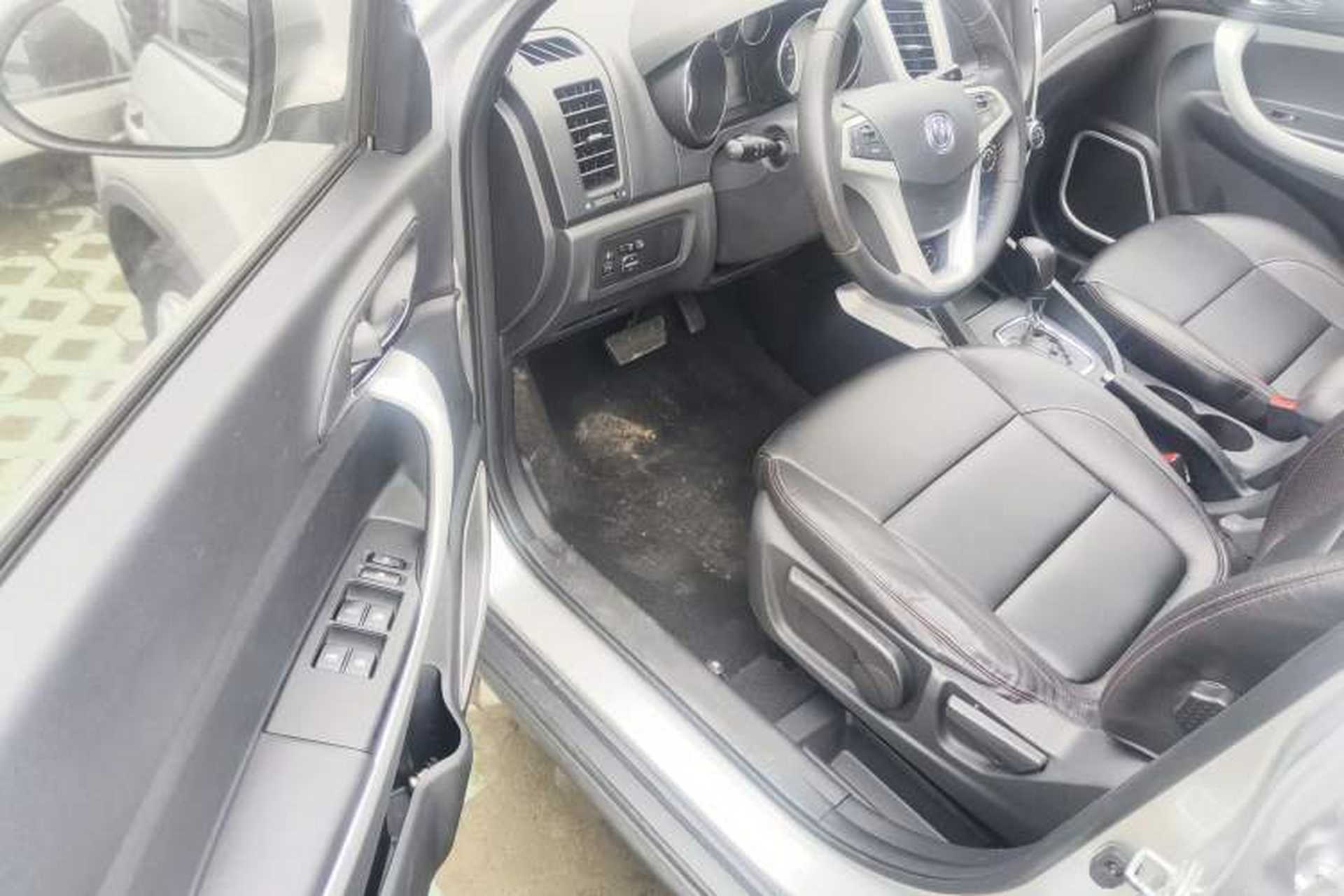 Used CHANGAN CS35 2015 1.6L Automatic Luxury Model China IV Standard Driver Seat