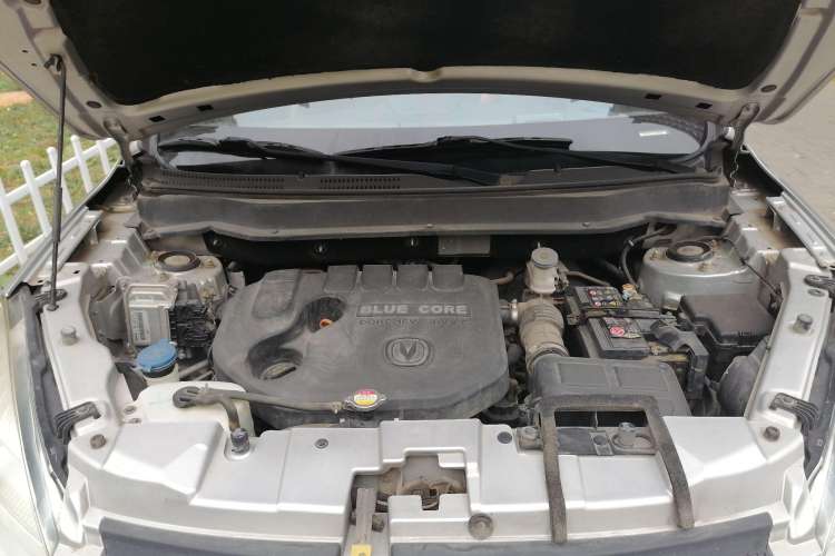 Used CHANGAN CS35 2015 1.6L Manual Luxury Model China IV Standard Engine Bay